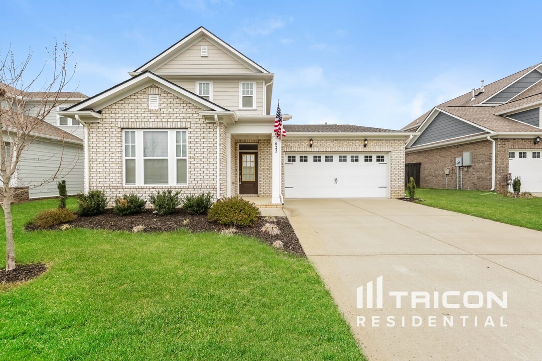 822 Ewell Farm Dr in Spring Hill, TN - Building Photo