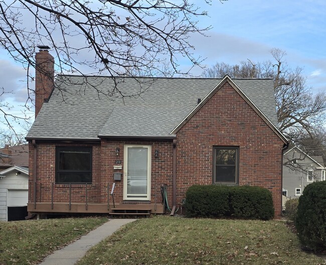 218 S 29th St in Lincoln, NE - Foto de edificio - Building Photo