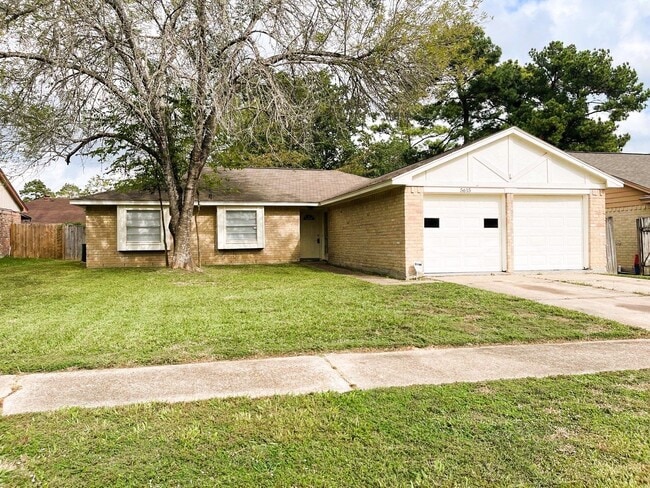 property at 5615 Lynngate Dr