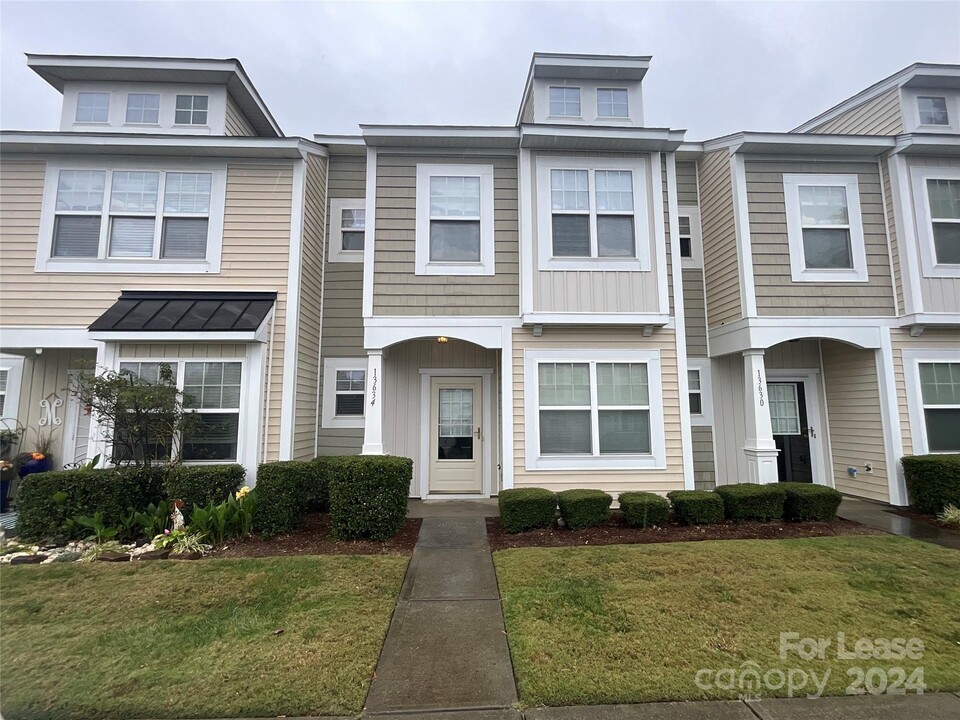 13634 Calloway Glen Dr in Charlotte, NC - Building Photo