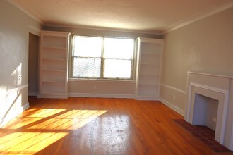 7545 Wellington Way in Clayton, MO - Foto de edificio - Building Photo