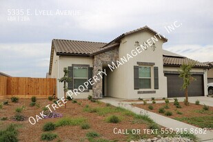 5335 E Lyell Ave in Fresno, CA - Building Photo
