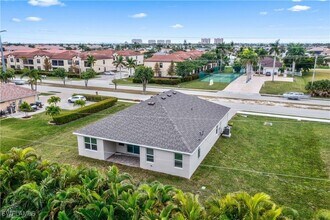1903 Cape Coral Pkwy W in Cape Coral, FL - Building Photo - Building Photo