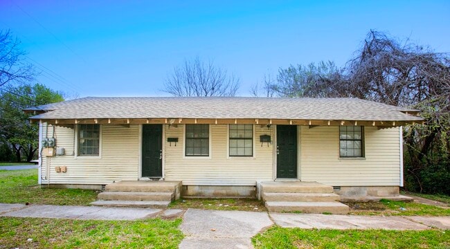 property at 304 S Clover St