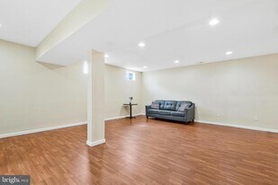 4663 Pebble Beach Ct in Waldorf, MD - Building Photo