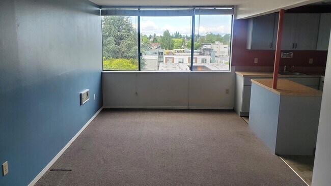 5215 15th Ave NE, Unit 12 in Seattle, WA - Building Photo - Building Photo