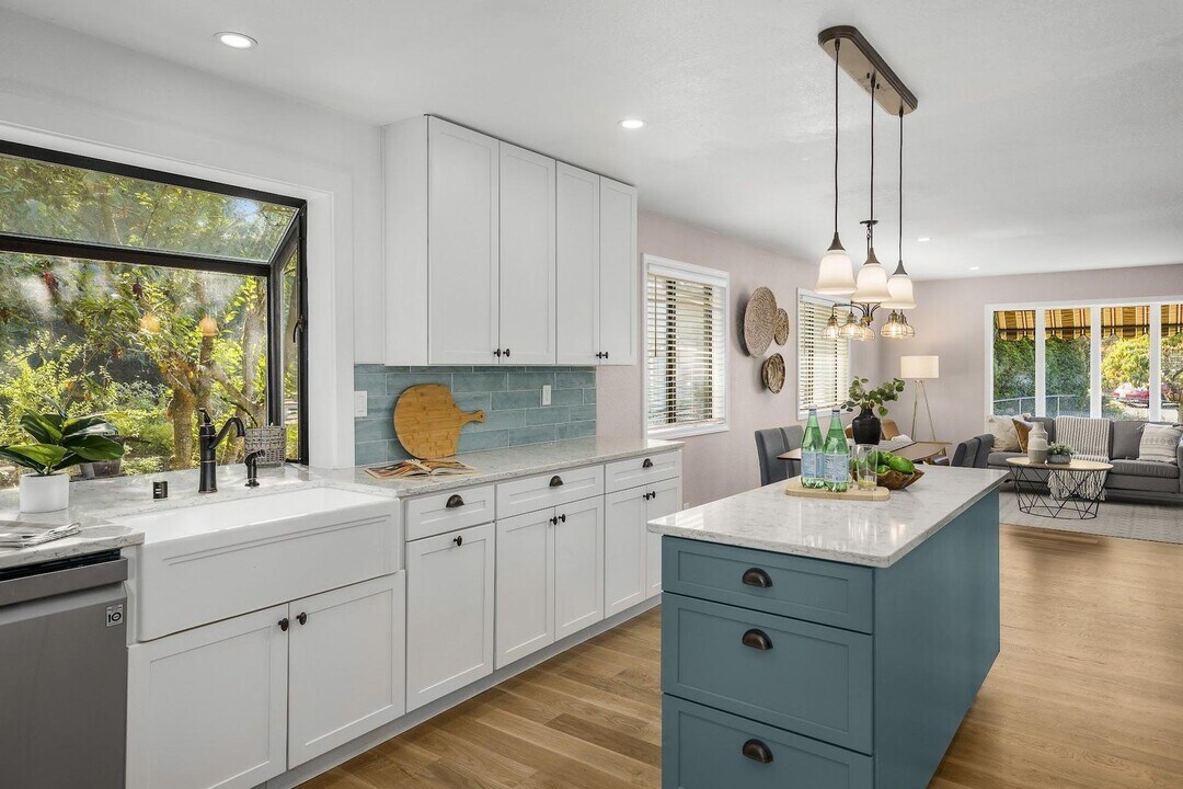 5621 126th St SE in Snohomish, WA - Building Photo