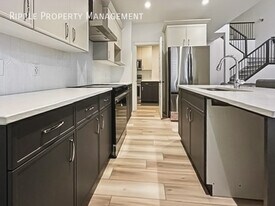 3723-3742 42 Ave in Beaumont, AB - Building Photo