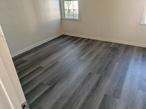 1727 Pine Ave in Long Beach, CA - Foto de edificio - Building Photo