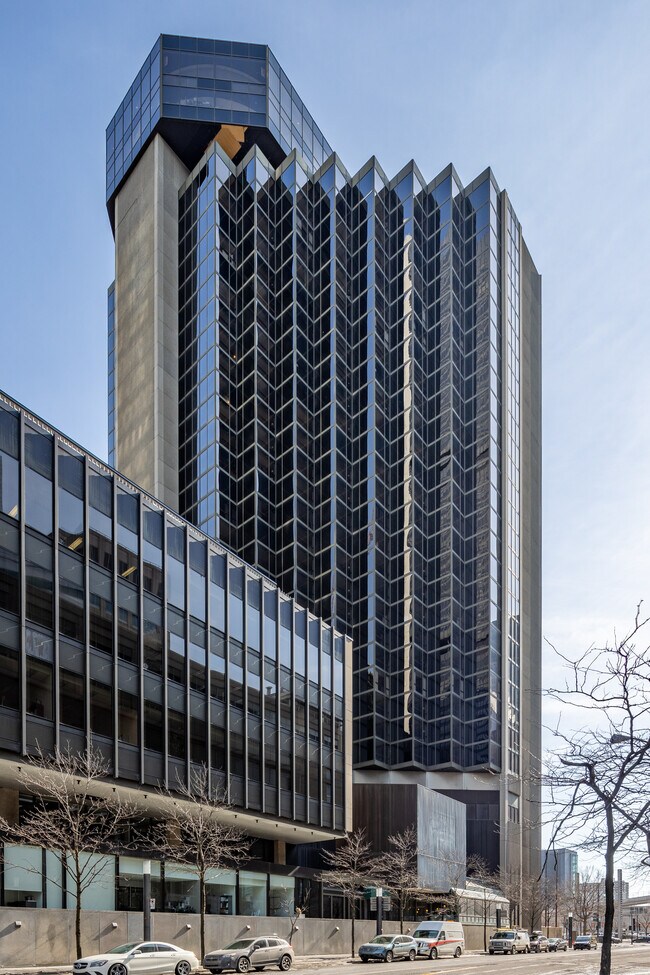 Evo Vieux-Montréal in Montréal, QC - Building Photo - Building Photo