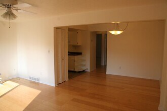11015 Lake Ave, Unit 8 in Cleveland, OH - Building Photo - Building Photo
