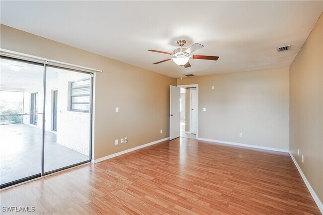 859 SW 15th Terrace