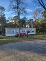 8106 5th St in Laurel Hill, FL - Building Photo