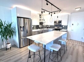 1121 Albion St, Unit 810 in Denver, CO - Building Photo