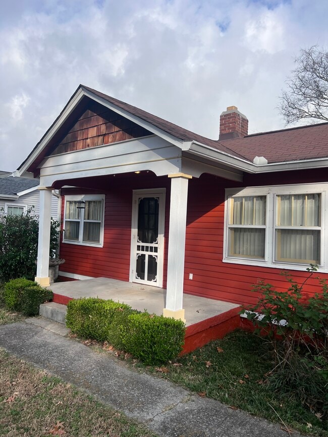 5202 Dakota Ave in Nashville, TN - Foto de edificio - Building Photo