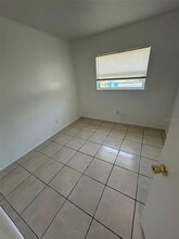 1918 Selleen Dr in Eustis, FL - Foto de edificio - Building Photo