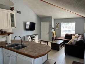 3731 Cheltenham Dr in Palm Harbor, FL - Building Photo - Building Photo