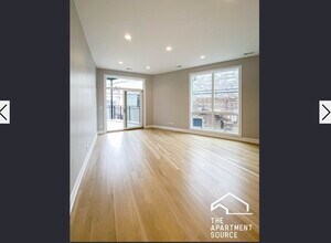 1050 W Cornelia Ave, Unit 2 in Chicago, IL - Foto de edificio - Building Photo