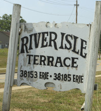 River Isle Terrace in Willoughby, OH - Building Photo - Building Photo