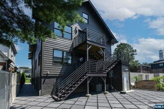 332 Coolidge Ave, Unit 8306 in Fort Lee, NJ - Building Photo - Building Photo