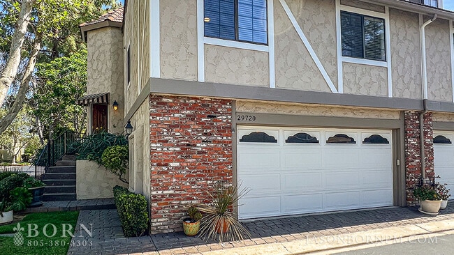 29720 Windsong Ln in Agoura Hills, CA - Building Photo - Building Photo