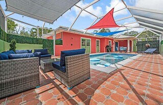 532 N Palmway in Lake Worth Beach, FL - Building Photo