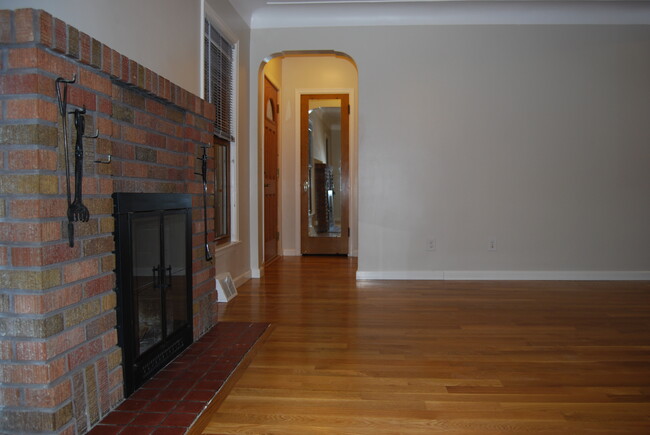 2923 Arthur St NE in Minneapolis, MN - Building Photo - Building Photo