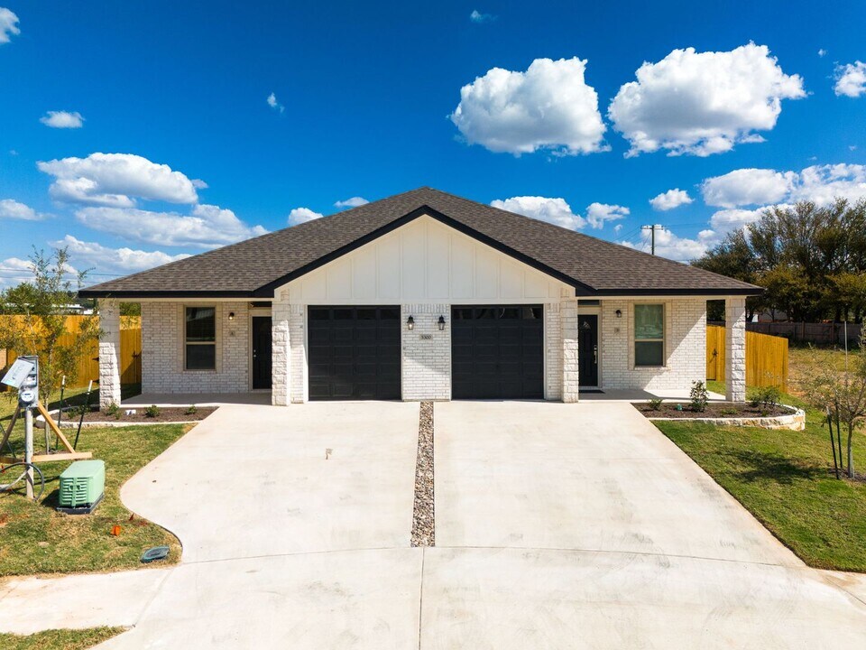 5300 Rose Gdn Lp in Killeen, TX - Building Photo
