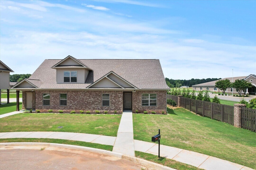 16089 Cohen Dr in Athens, AL - Building Photo