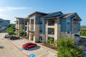 The Ridge at Headwaters in Dripping Springs, TX - Foto de edificio - Building Photo