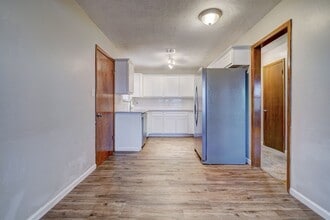 329 NW 62nd St in Lawton, OK - Building Photo - Building Photo