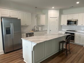 1520 Tradewater Rd in Baton Rouge, LA - Foto de edificio - Building Photo