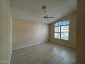 366 Burnt Pine Dr in Naples, FL - Building Photo - Building Photo