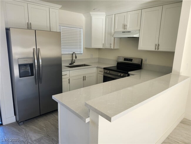 5312 S Swenson St in Las Vegas, NV - Building Photo - Building Photo