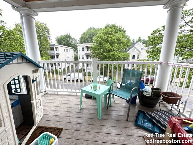 242 Belgrade Ave, Unit 2 in Boston, MA - Building Photo - Building Photo