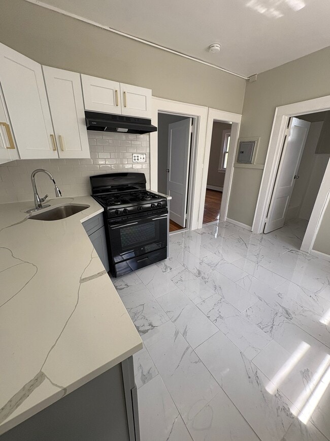 26-28 Finlay Pl, Unit 3