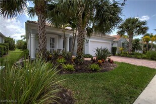 8472 Benelli Ct in Naples, FL - Building Photo