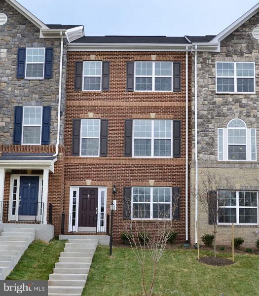 1584 Kinnaird Terrace NE in Leesburg, VA - Building Photo