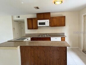 4913 Carlyle Rd in Tampa, FL - Building Photo - Building Photo