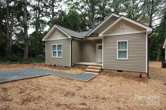 2634 Kenhill Dr in Charlotte, NC - Building Photo - Building Photo