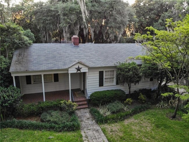1207 Pine Ave in Brunswick, GA - Building Photo - Building Photo