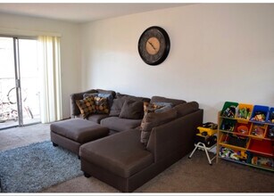 166 N 1st St, Unit 13 in El Cajon, CA - Building Photo - Building Photo