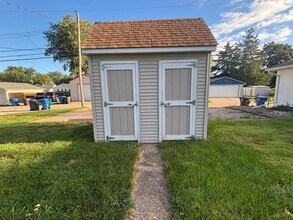317 18th Ave in Moline, IL - Building Photo - Building Photo