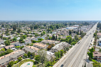 22525 Sherman Way in West Hills, CA - Building Photo - Building Photo