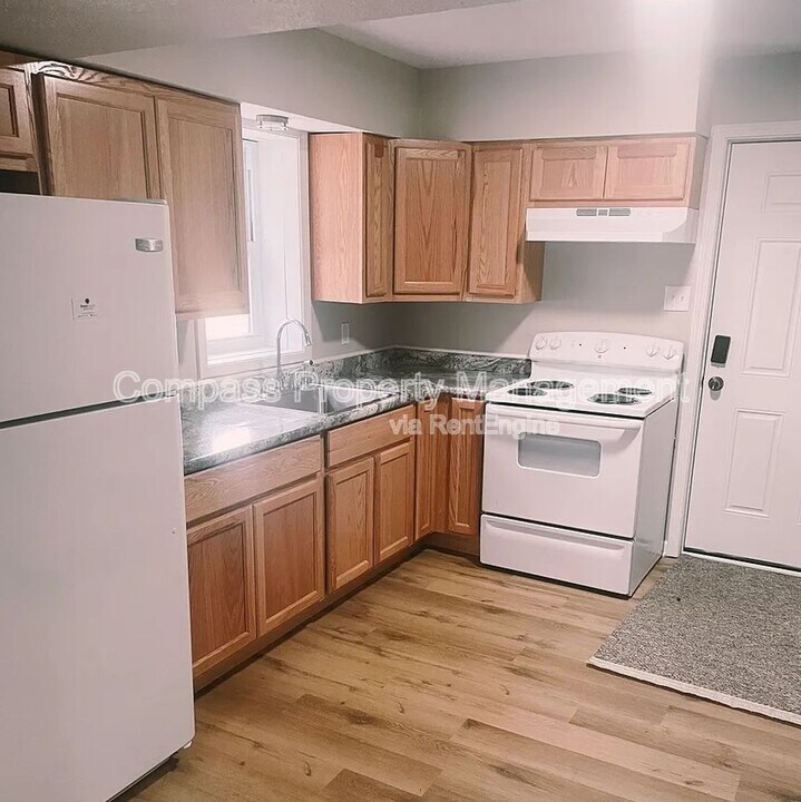 3622 Douglas Ave in Kalamazoo, MI - Building Photo