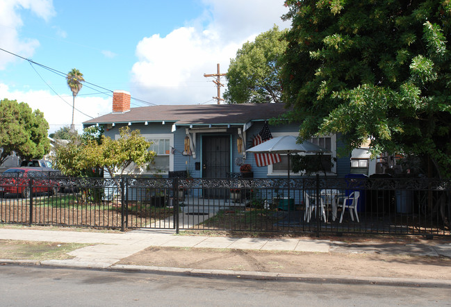 4096 44th St in San Diego, CA - Foto de edificio - Building Photo