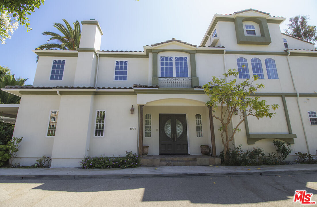 1008 Harbor Crossing Ln in Marina Del Rey, CA - Foto de edificio