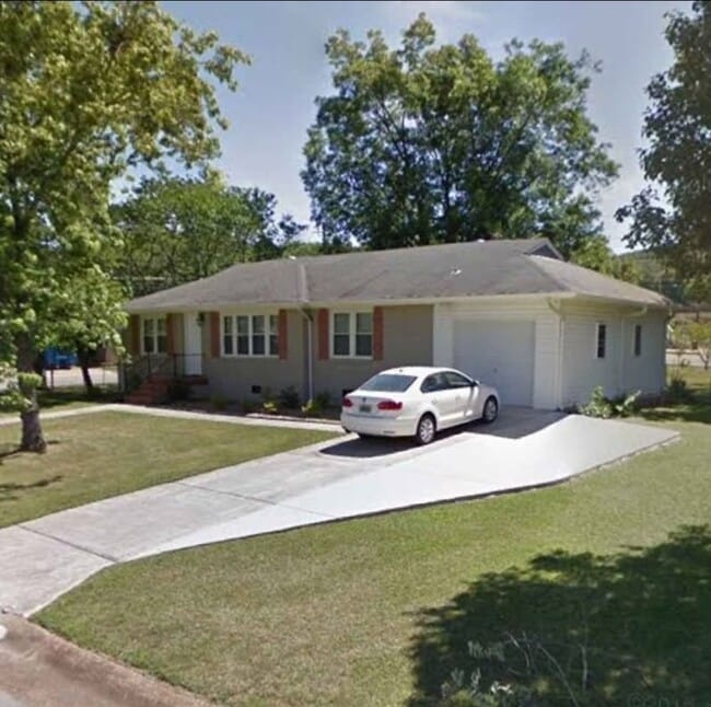 property at 824 Chambers Dr NE