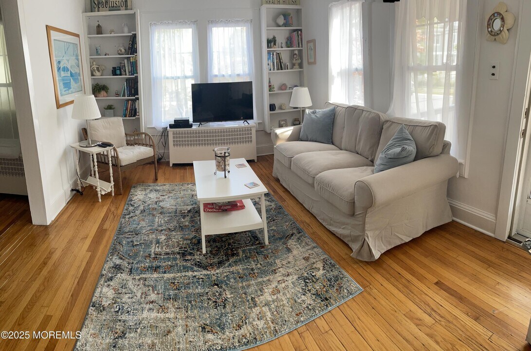 411 Fifth Ave in Avon By The Sea, NJ - Building Photo