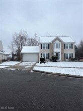 654 Brookwood Ct in Northfield, OH - Building Photo - Building Photo